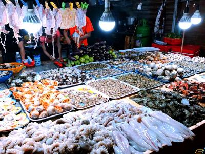 Hải sản tươi sống Vịnh Cam Ranh